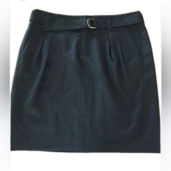 Banana Republic 97% wool mini skirt - Picture 2 of 5